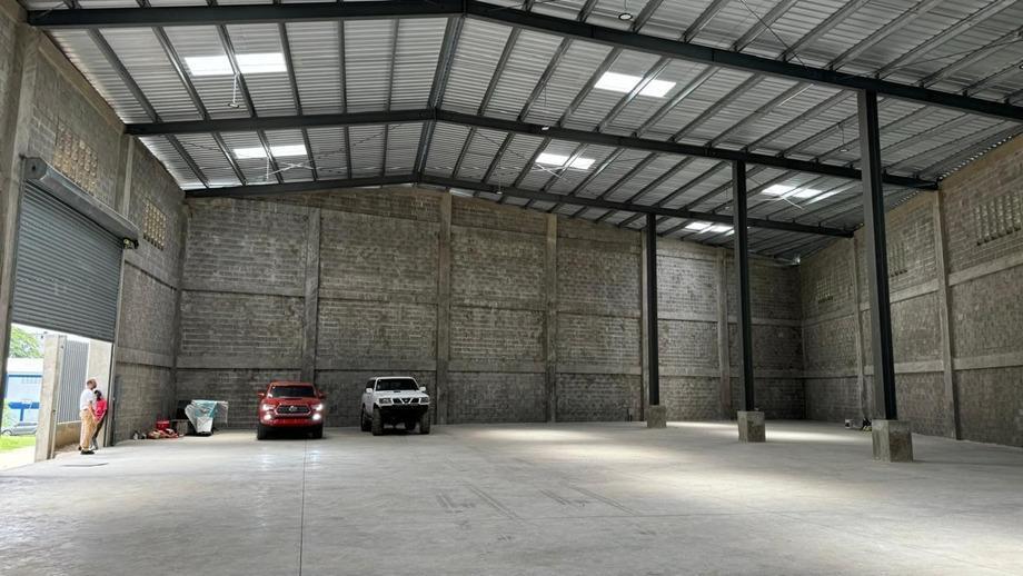 otros inmuebles - Alquilo Nave en  engombe 1