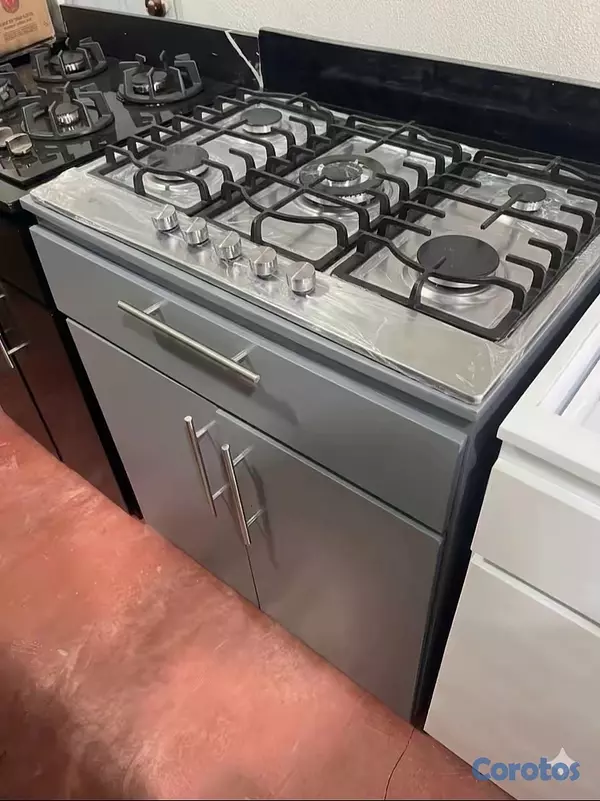 cocina - Estufa empostrada con base tipo depensa o gabinete incluido.   9