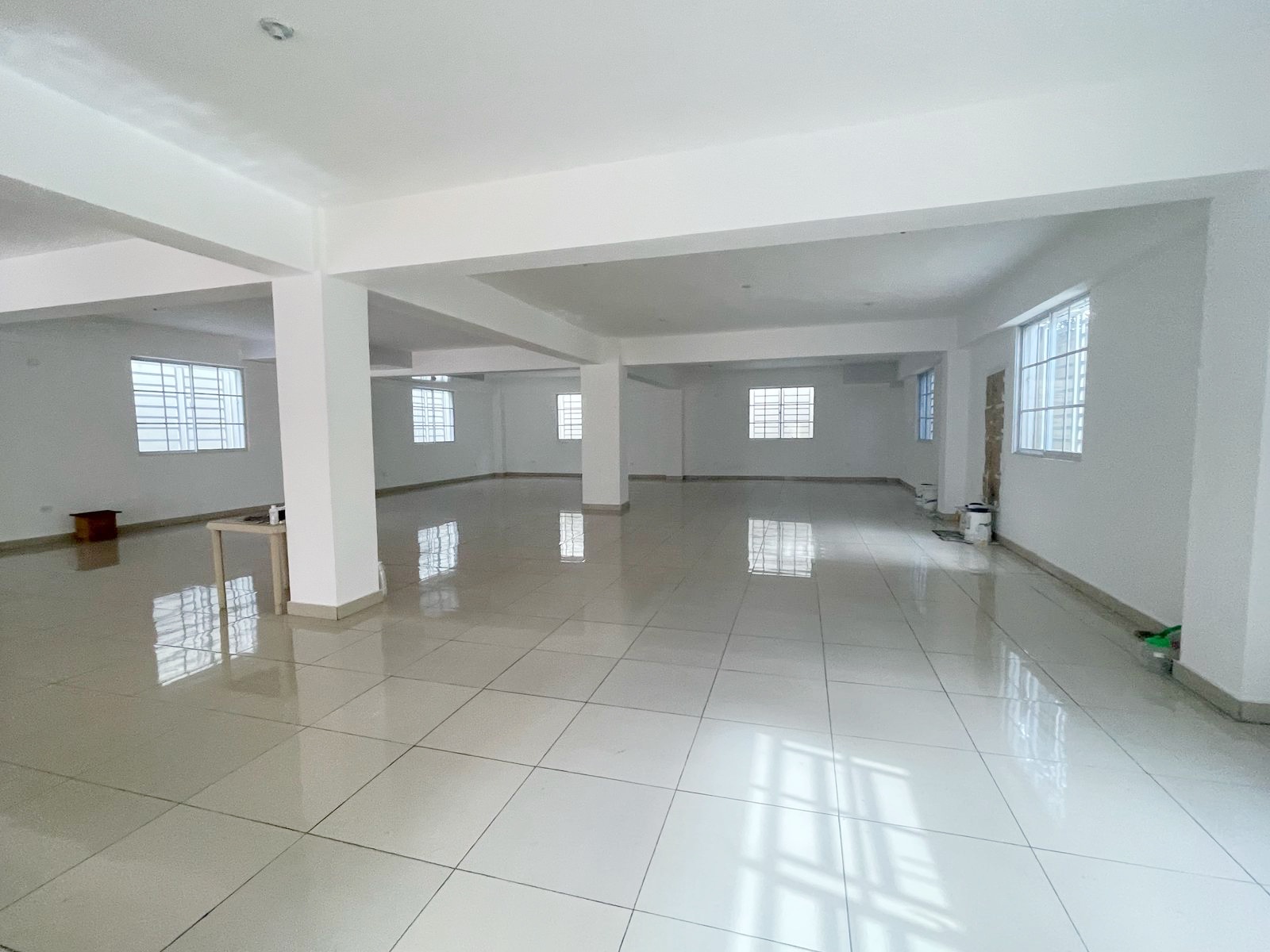 oficinas y locales comerciales - Local amplio primer nivel 6