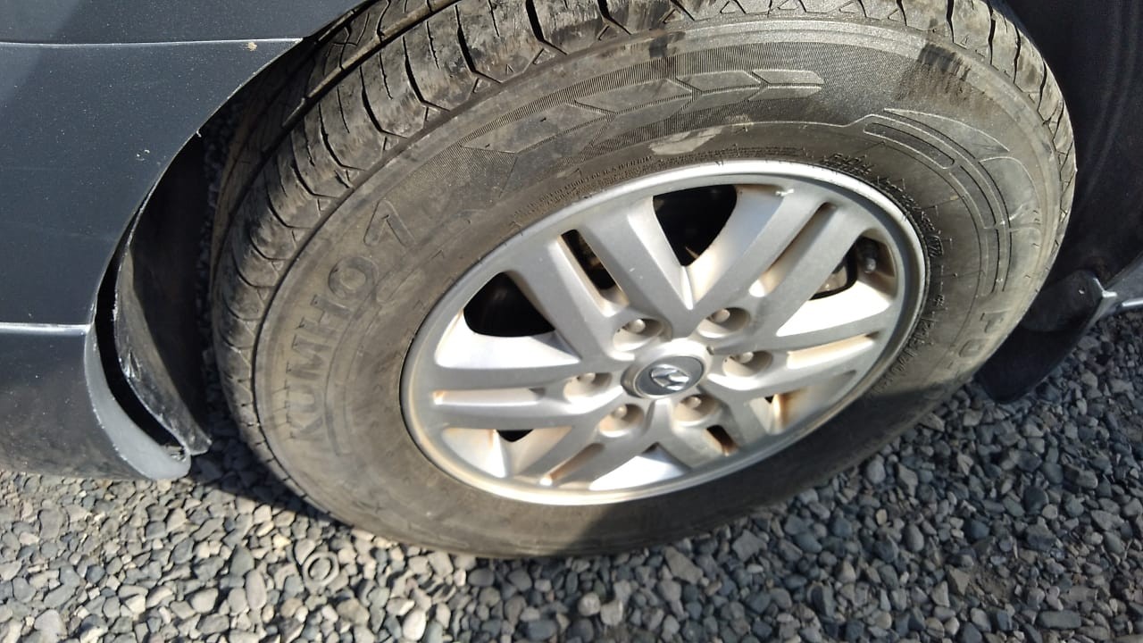 jeepetas y camionetas - HYUNDAI STAREX 2017 GRIS 4