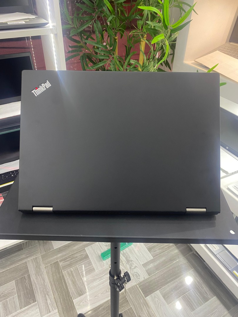 computadoras y laptops - Lenovo ThinkPad Yoga X380 touch Core i5 8va gen 8GB Ram 256GB SSD Windows 11 2