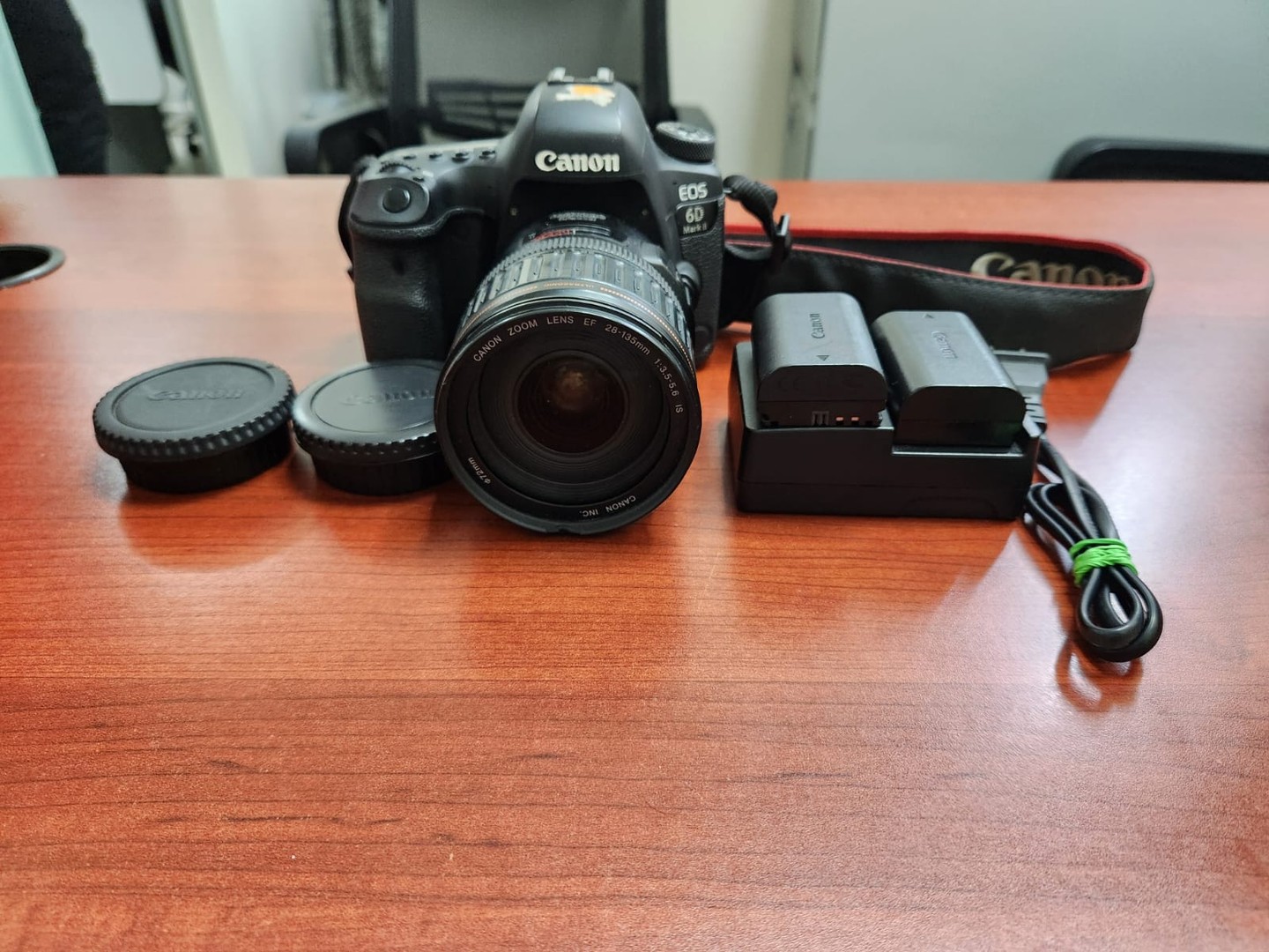 camaras y audio - Vendo Cámara de fotografía y video Canon 6 D Marck II


 3