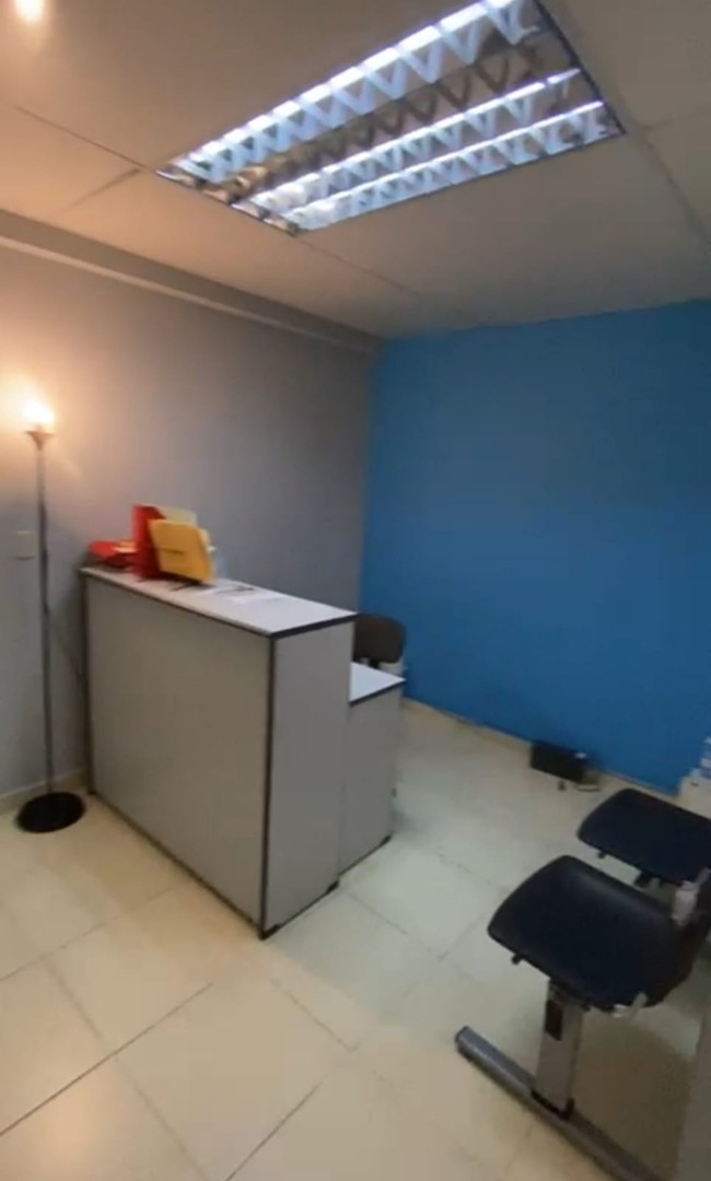 oficinas y locales comerciales - Se renta Local Comercial 2