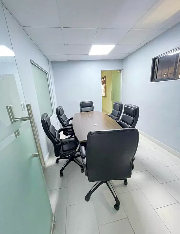 oficinas y locales comerciales - Local centrico en el Millon  7