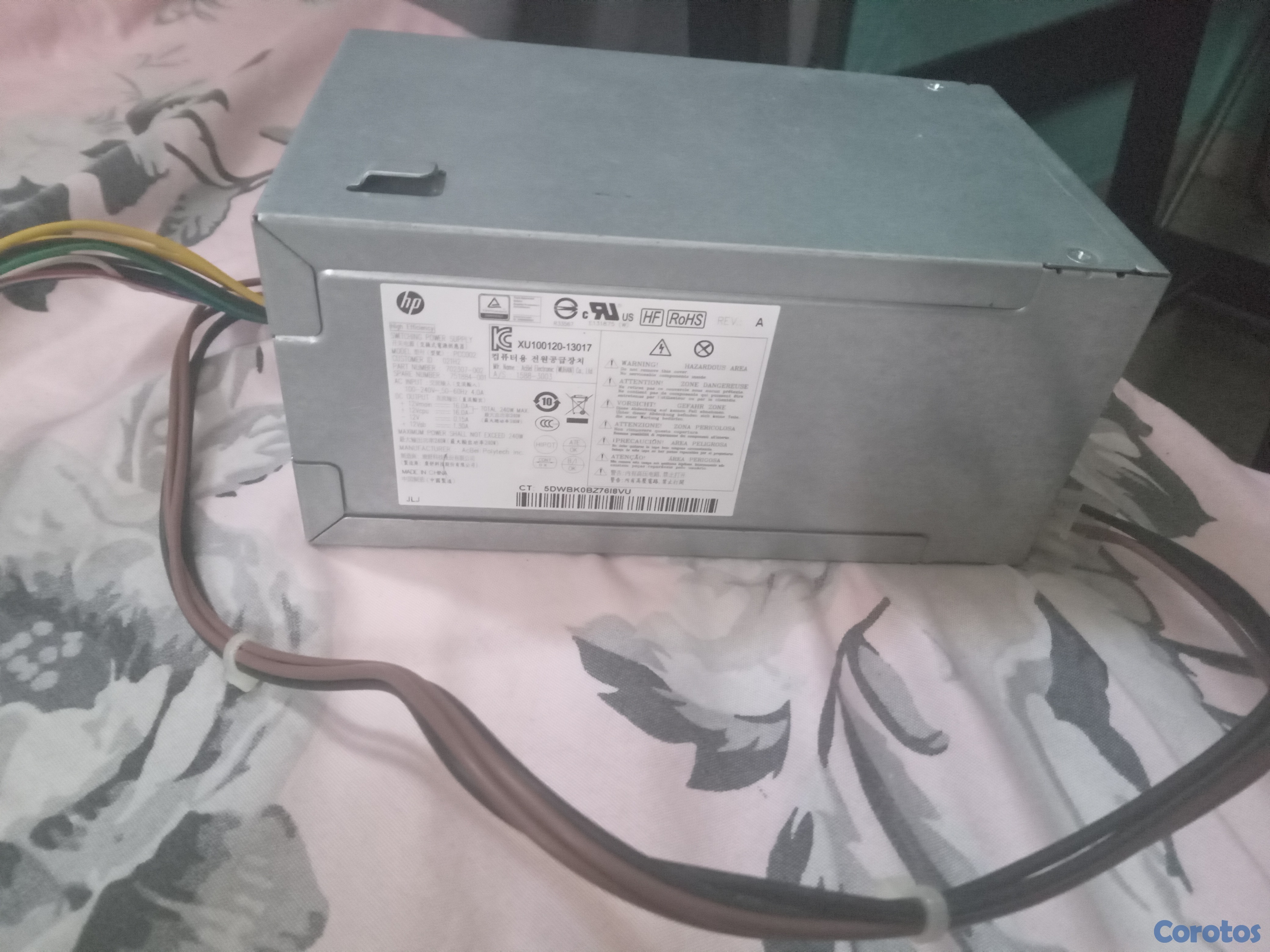 computadoras y laptops - Fuente de poder HP de fabrica de 240W – Original y funcional. (Usada) 1