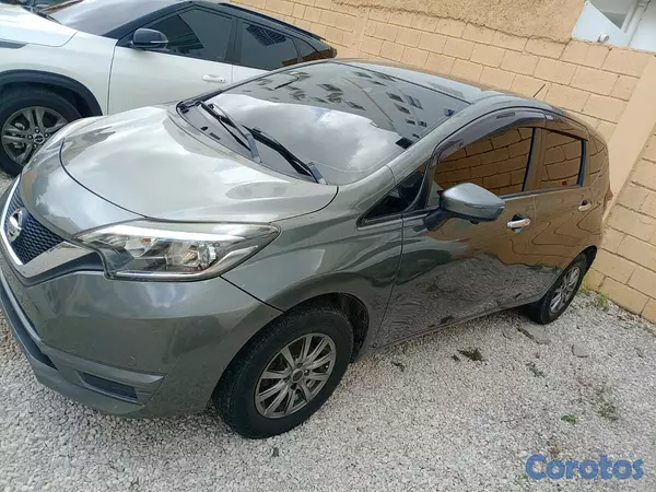 carros - Nissan Note 2018 full 4x4 2