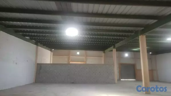 otros inmuebles - Alquilo Nave 800 mts  en la Av. Monumental  2