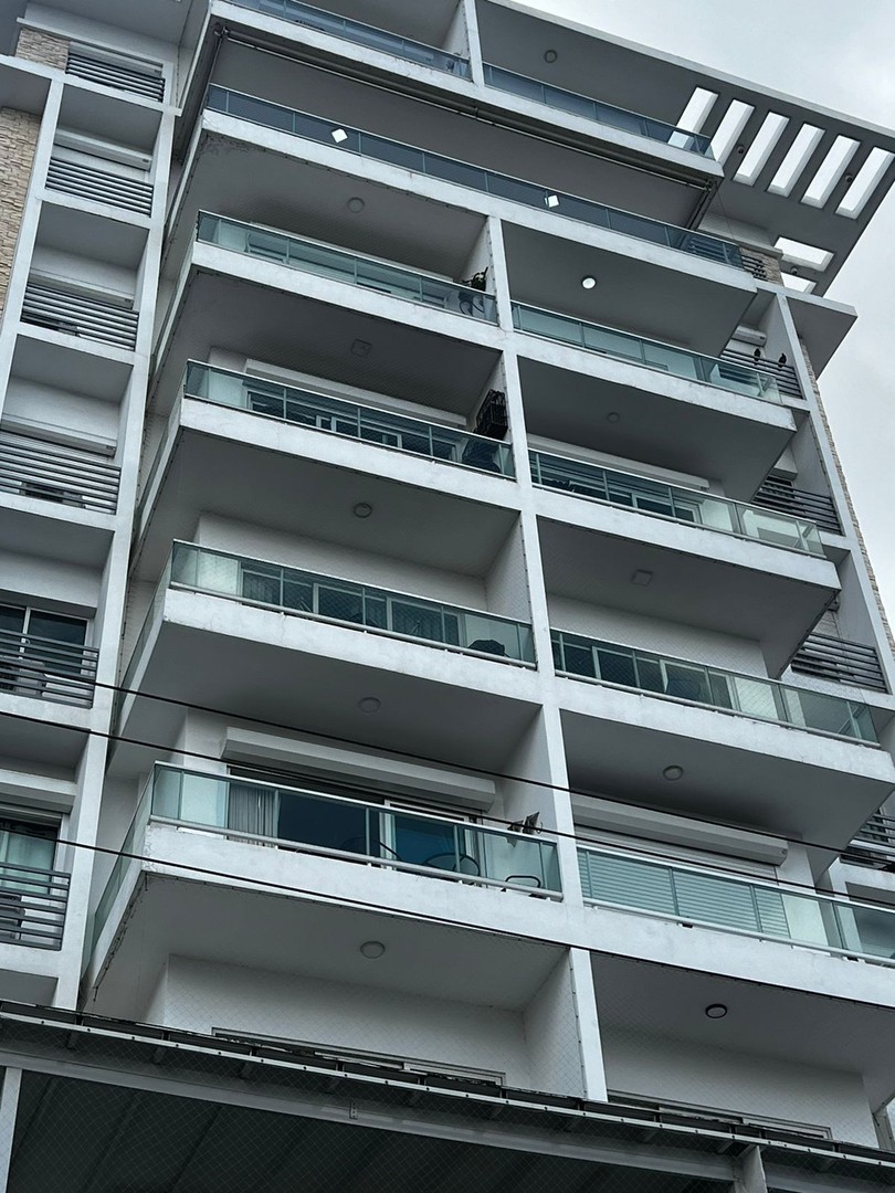 apartamentos - Vendo apartamento 2do nivel con terraza 3 habitaciones próximo a Blue mall  2