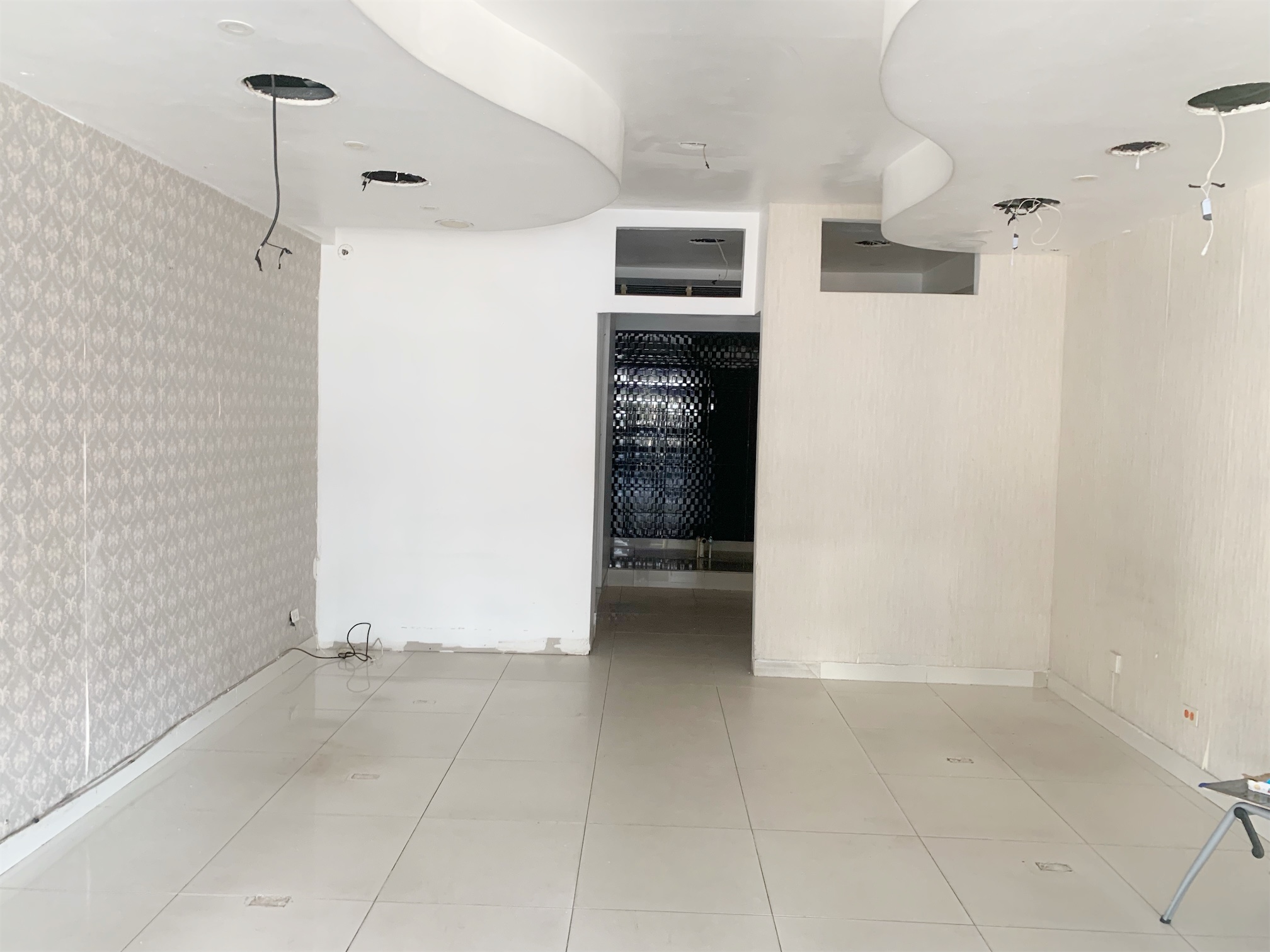 oficinas y locales comerciales - Local de oportunidad sector exclusivo 2