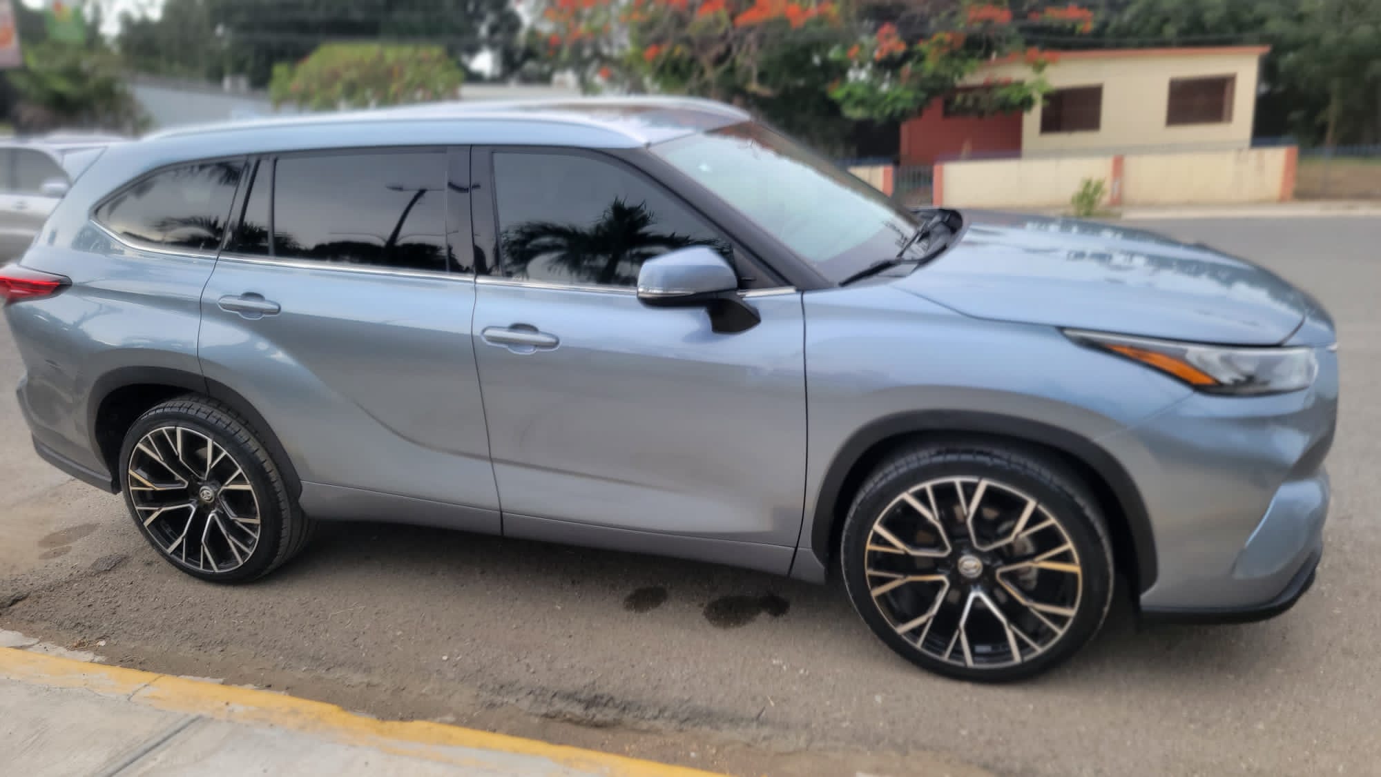 jeepetas y camionetas - Toyota higlander xle 2020 1