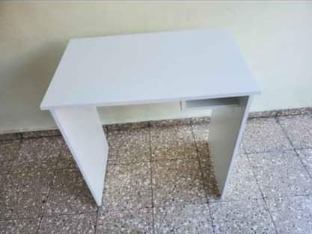 muebles y colchones - Mesa de estudio 30x28. Hidrofugo Laminado
