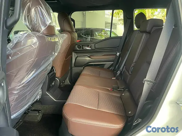 jeepetas y camionetas - Toyota Land Cruiser Prado Adventure 2026 8