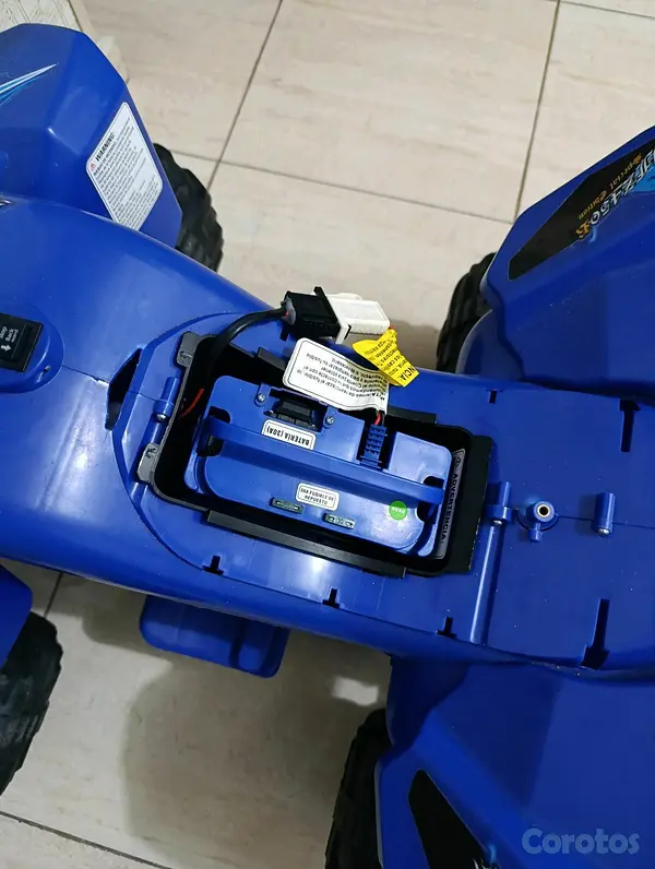 juguetes - Carrito eléctrico (4 wheel) para niños y niñas  5