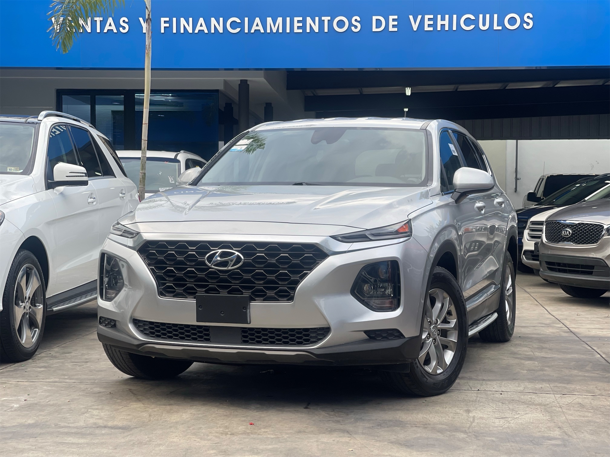 jeepetas y camionetas - HYUNDA SANTA FE SPORT 2019