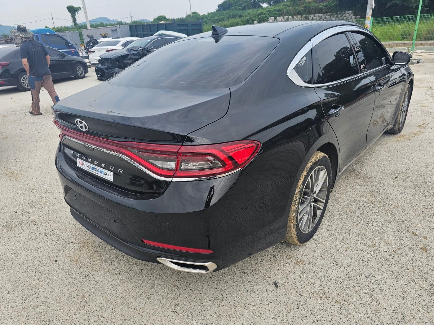 carros - HYUNDAI GRANDEUR 2018 NEGRODESDE: RD$870,100.00 2