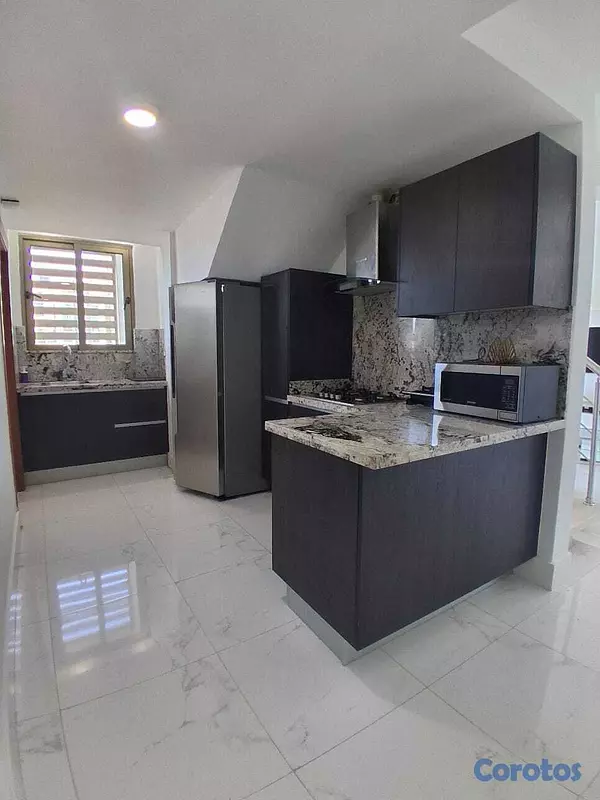 apartamentos - Apartamento Amueblado en piantini    US$ 2,500  (2 6