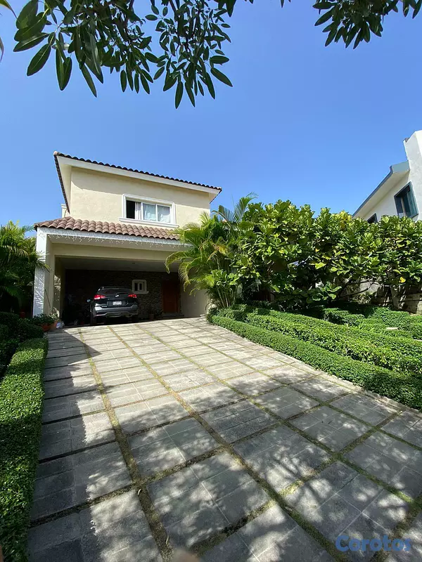 apartamentos - Casa de 2 niveles en venta en residencial colinas del oeste, Santo Domingo 2