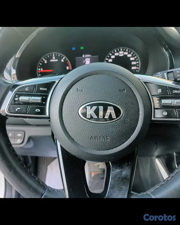 jeepetas y camionetas - KIA SELTOS 2022 BLANCO DIESEL 9