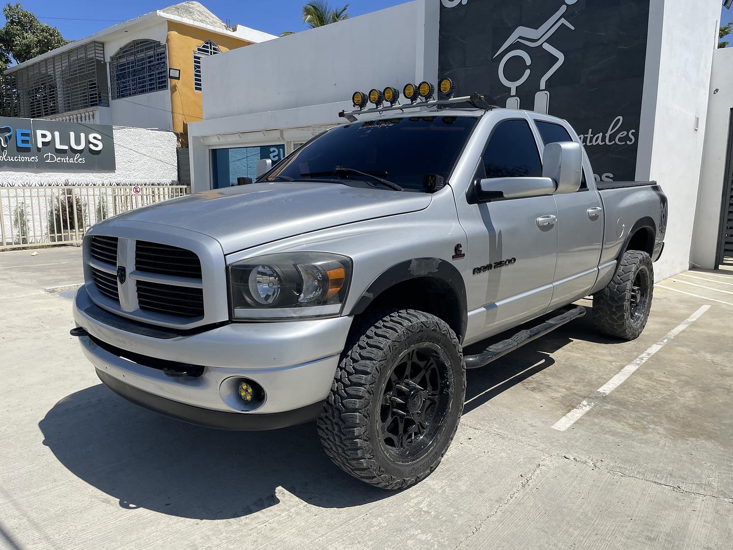 jeepetas y camionetas - 2500 Turbo Disel Cummins 