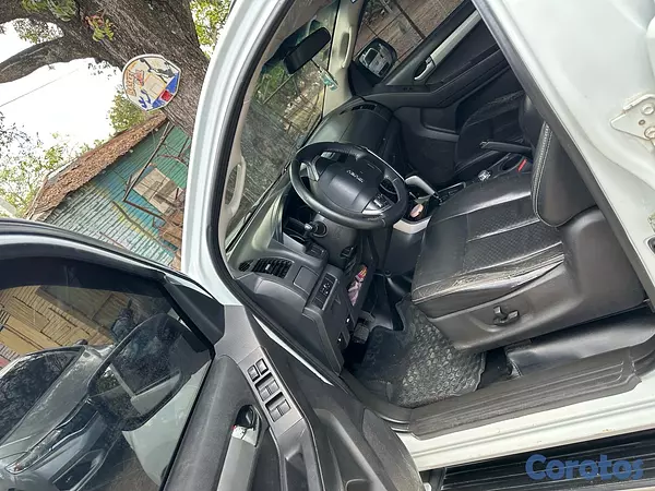 jeepetas y camionetas - Está en excelentes condiciones. 8