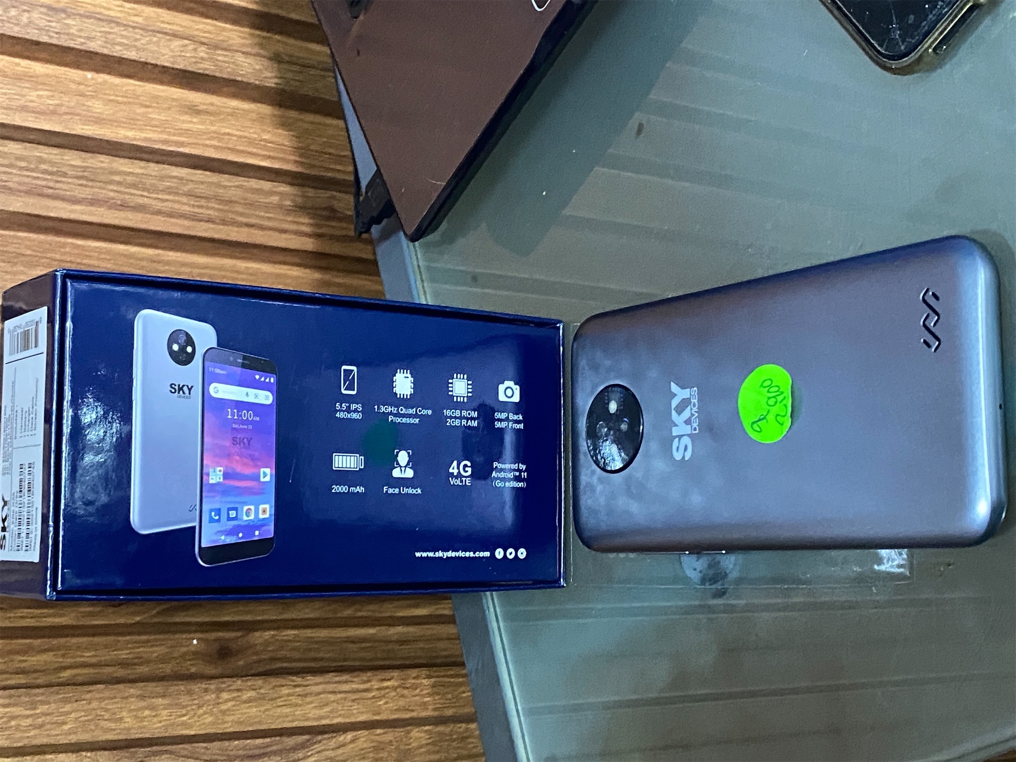 celulares y tabletas - SKY R55 dual sim  4