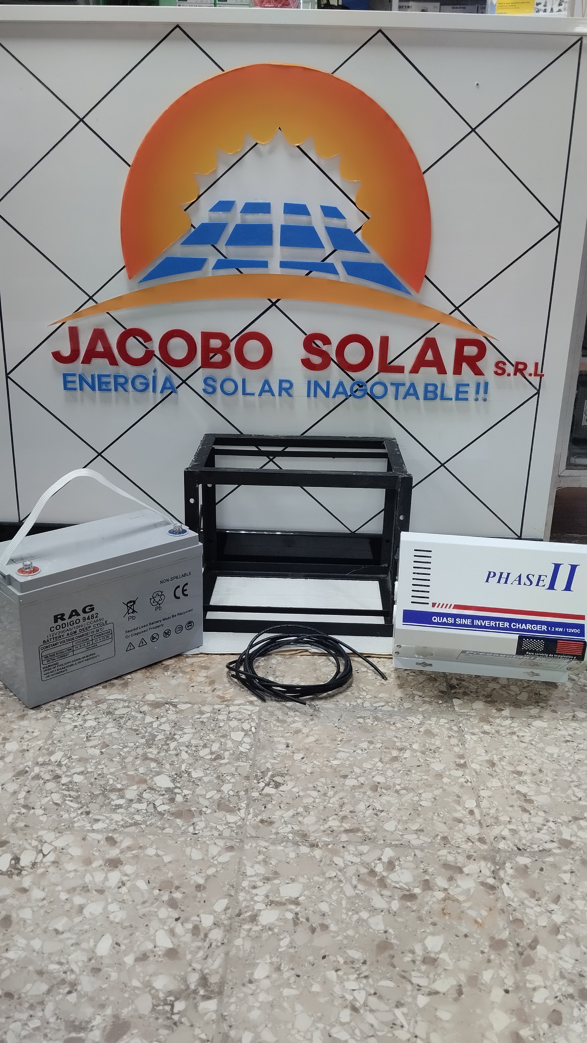 otros electronicos - Jacobo solar está madres con oferta de inversor con sus baterías y sus accesorio 1
