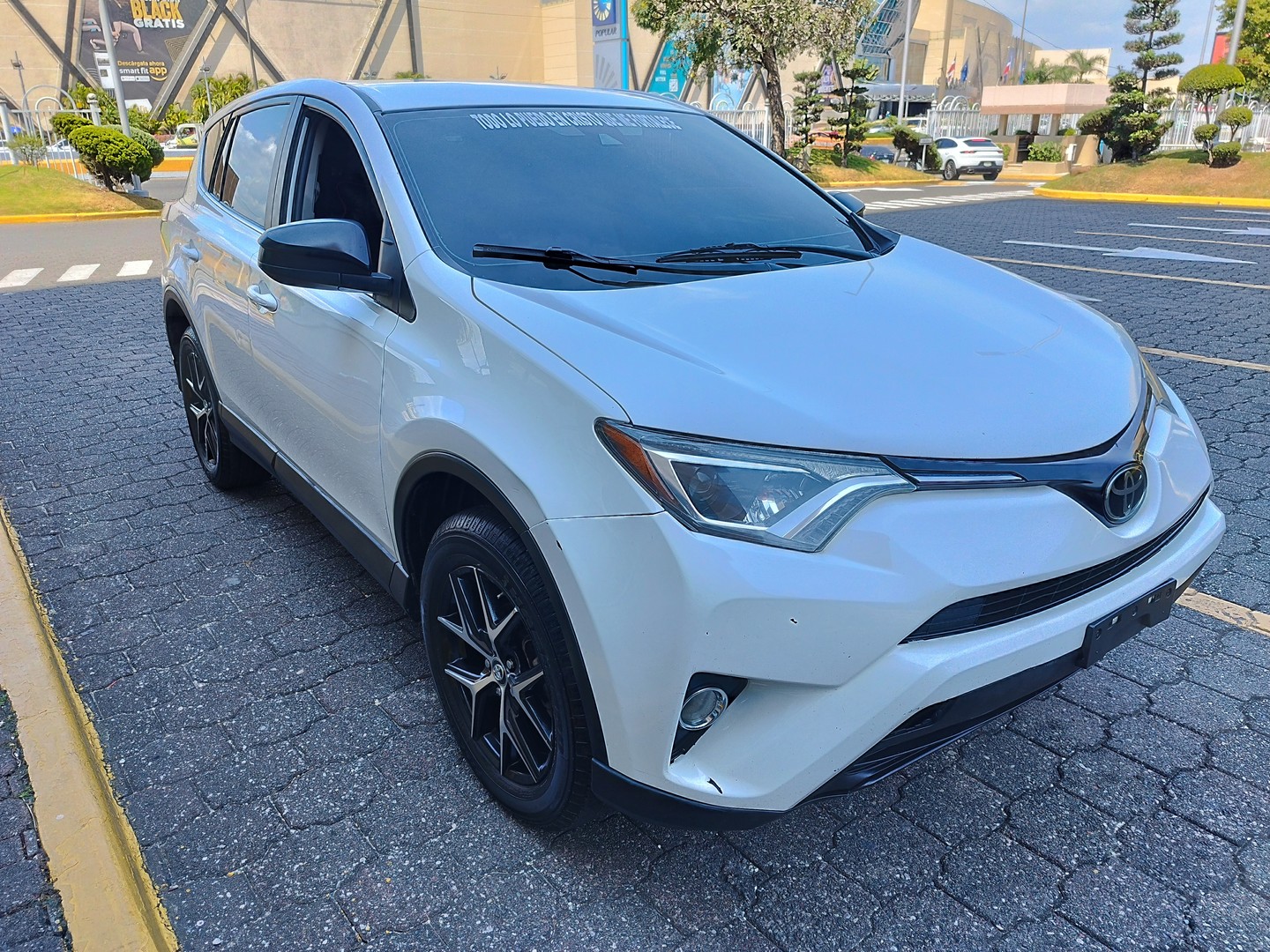 jeepetas y camionetas - *Toyota Rav4 LE 2018 4x4 Clean Carfax* 