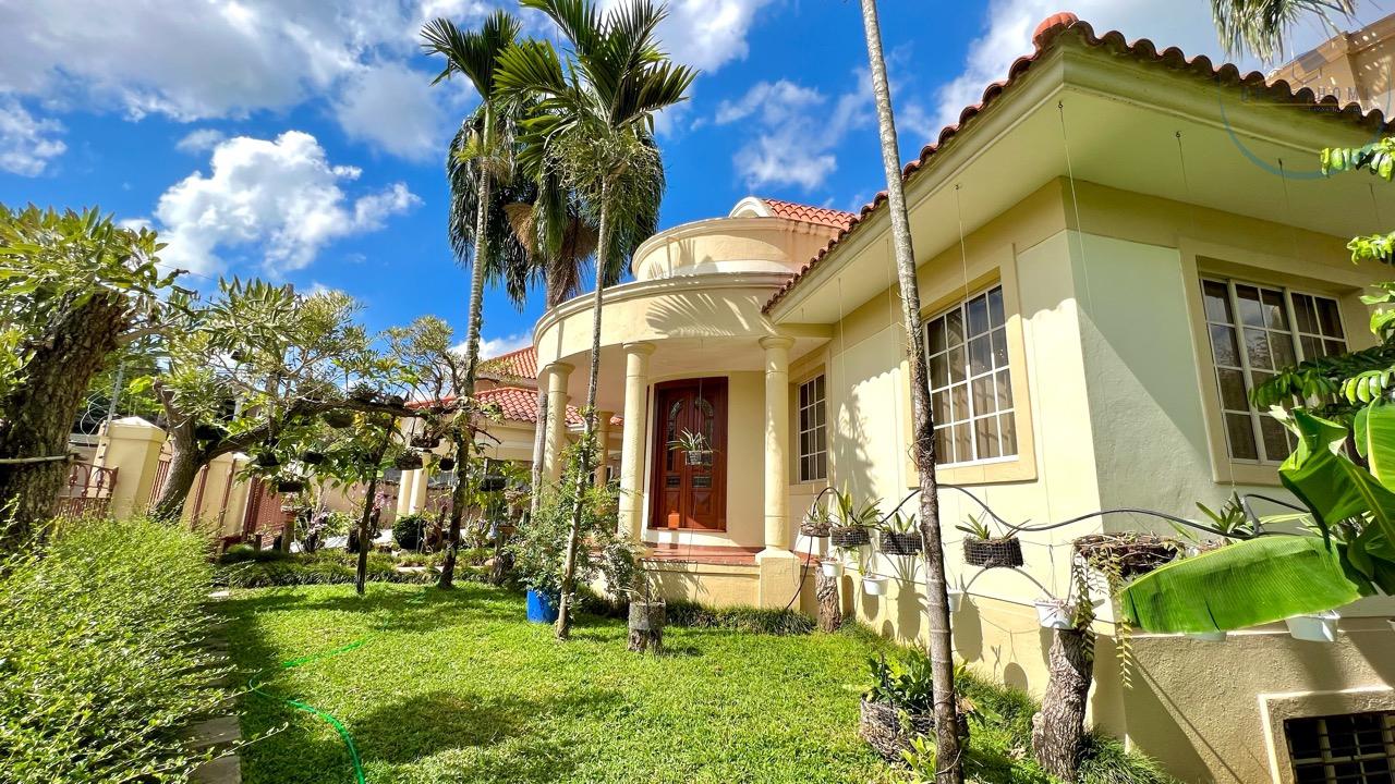 casas - Impresionante Casa en Venta en Cuesta Hermosa III ID 248.