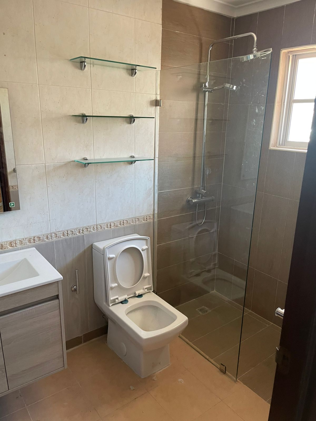 casas - Casa en Piantini para Reformar en Proyecto  8