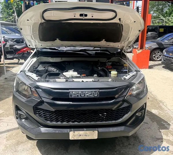 jeepetas y camionetas - IZUSU dmax 2025 5