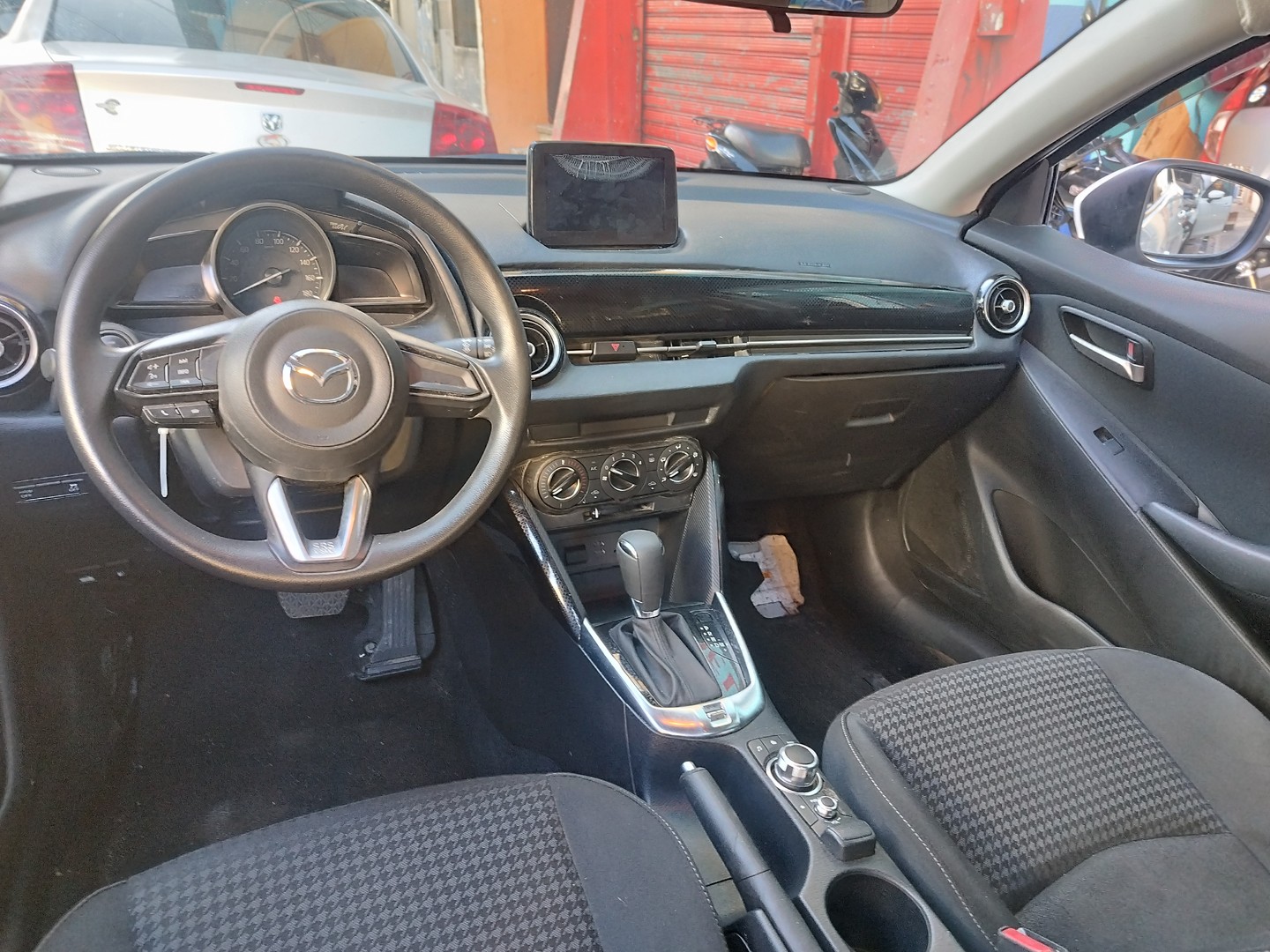 carros - 2018 Mazda Demio  2