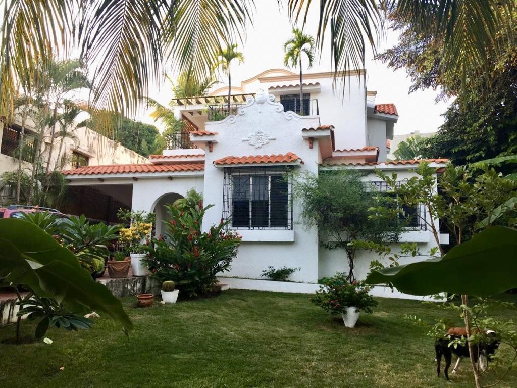 casas - Casa Colonial en Zona Gazcue Dos niveles Seis habitaciones en Venta 6
