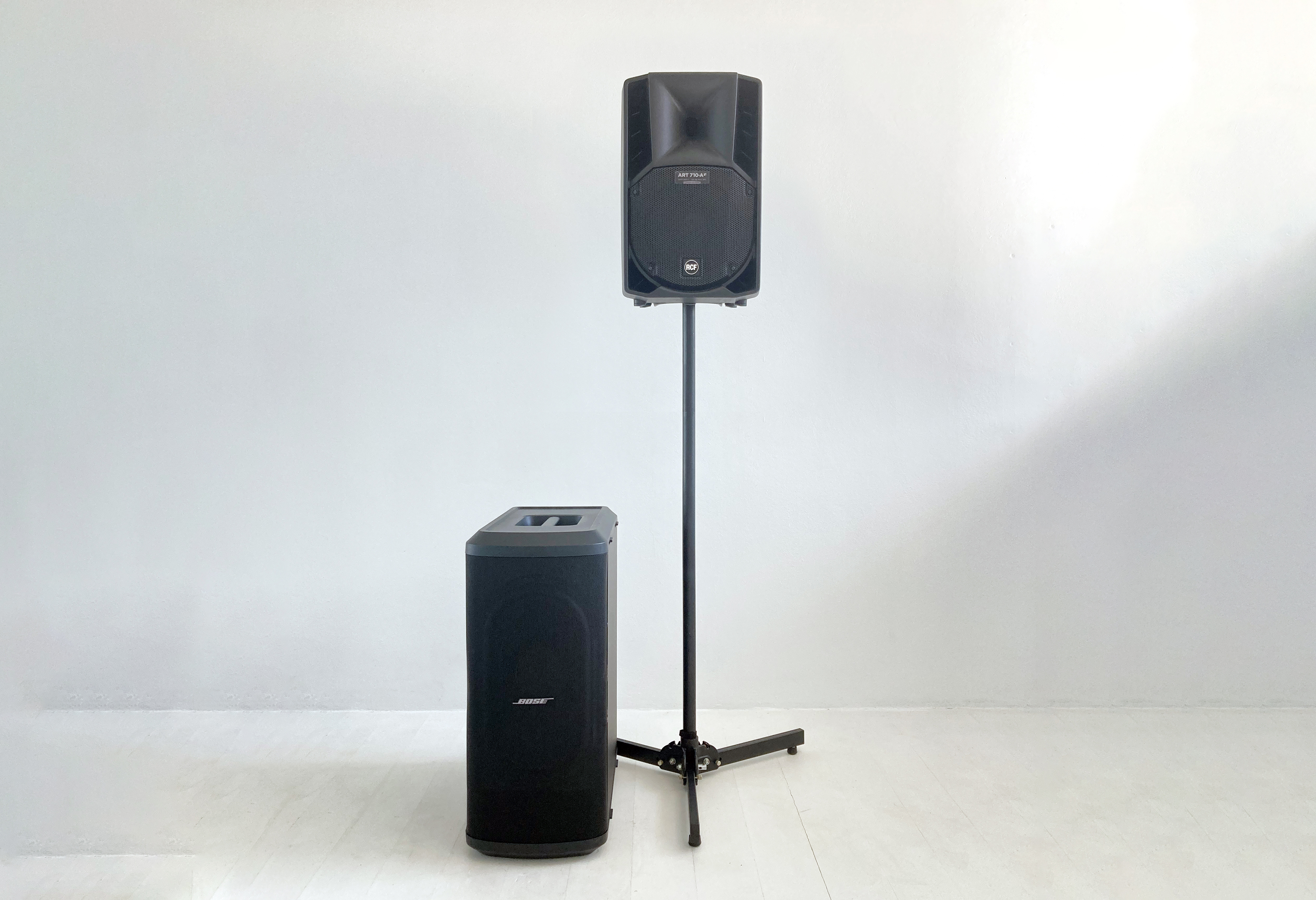 camaras y audio - Bose L1 PRO Sub2 + RCF ART 710  excelente estad0