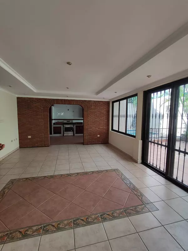 casas - Alquilo casacón línea blanca en Las Praderas  9