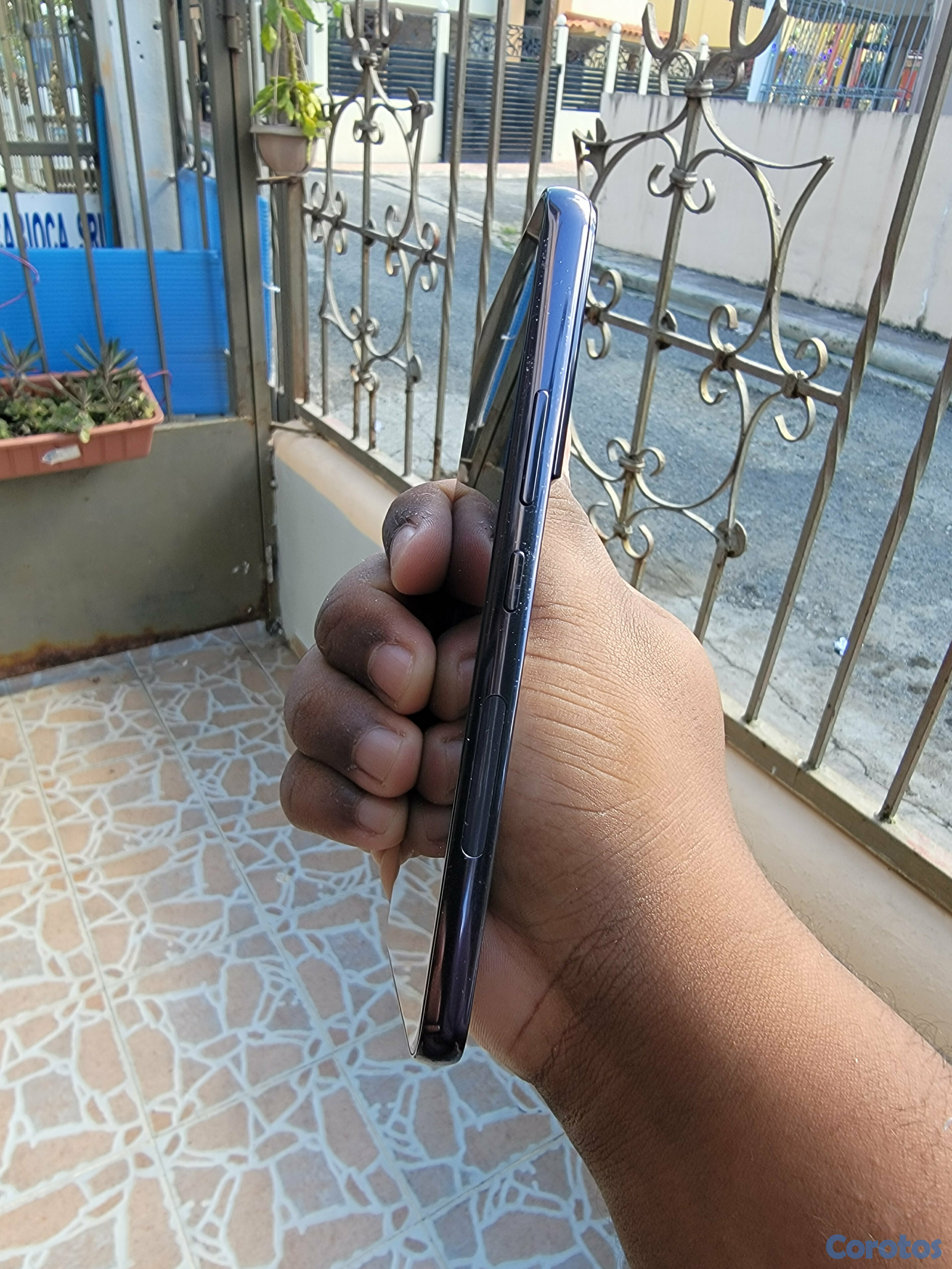 celulares y tabletas - Samsung Galaxy S22 5G 128GB condiciones 8/10 9