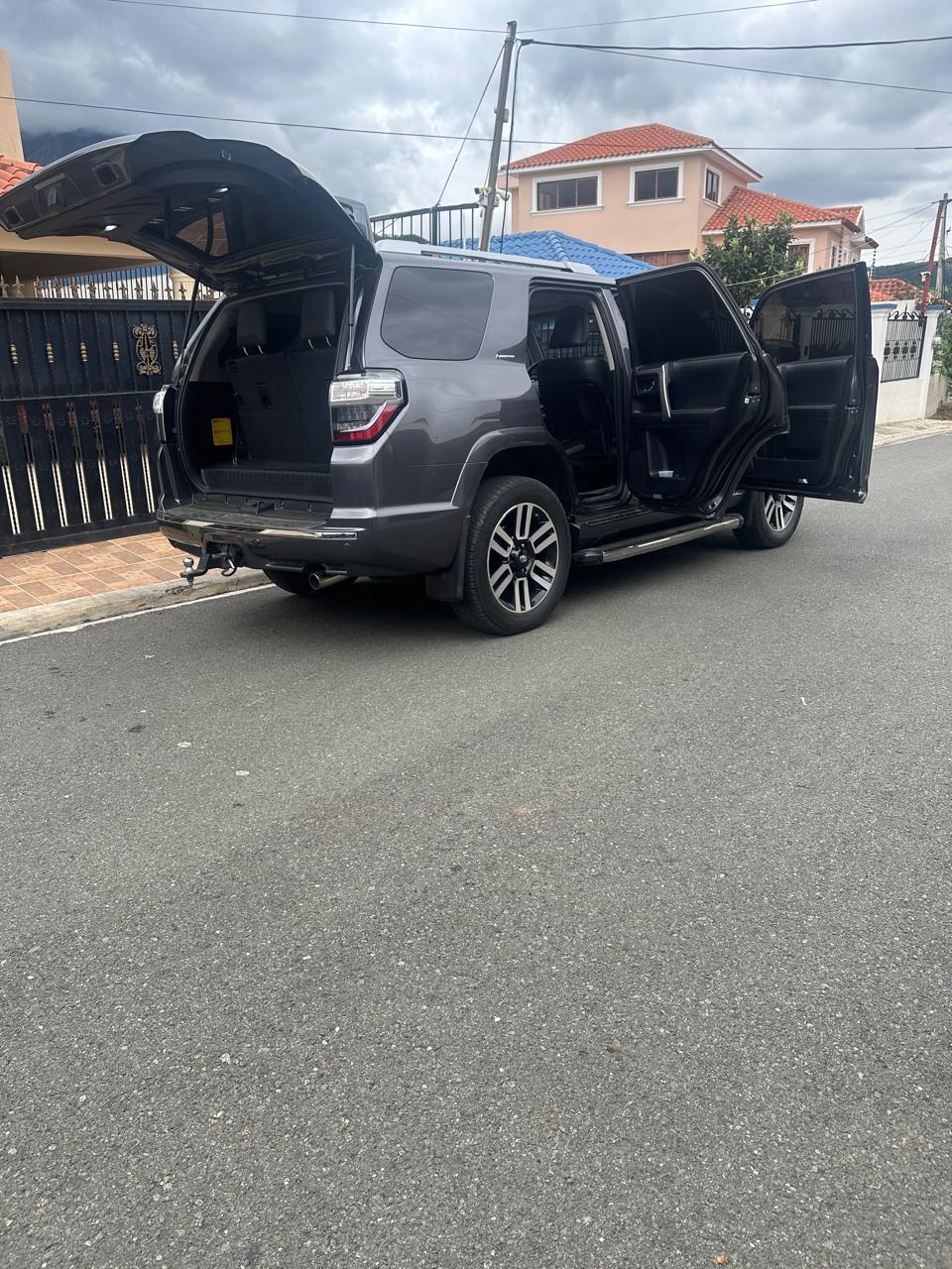 jeepetas y camionetas - Toyota 4runner limited 2014 5