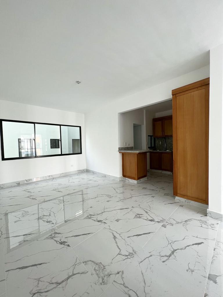 apartamentos - Apartamento con Seguridad 24/7 en Llanos de Gurabo 4
