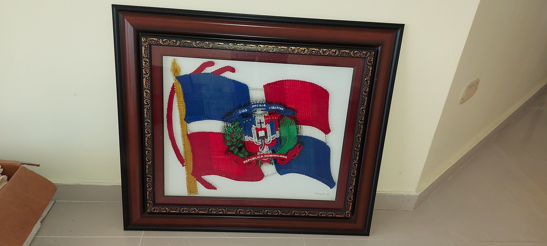 Cuadro en hilo bandera y escudo republica dominicana