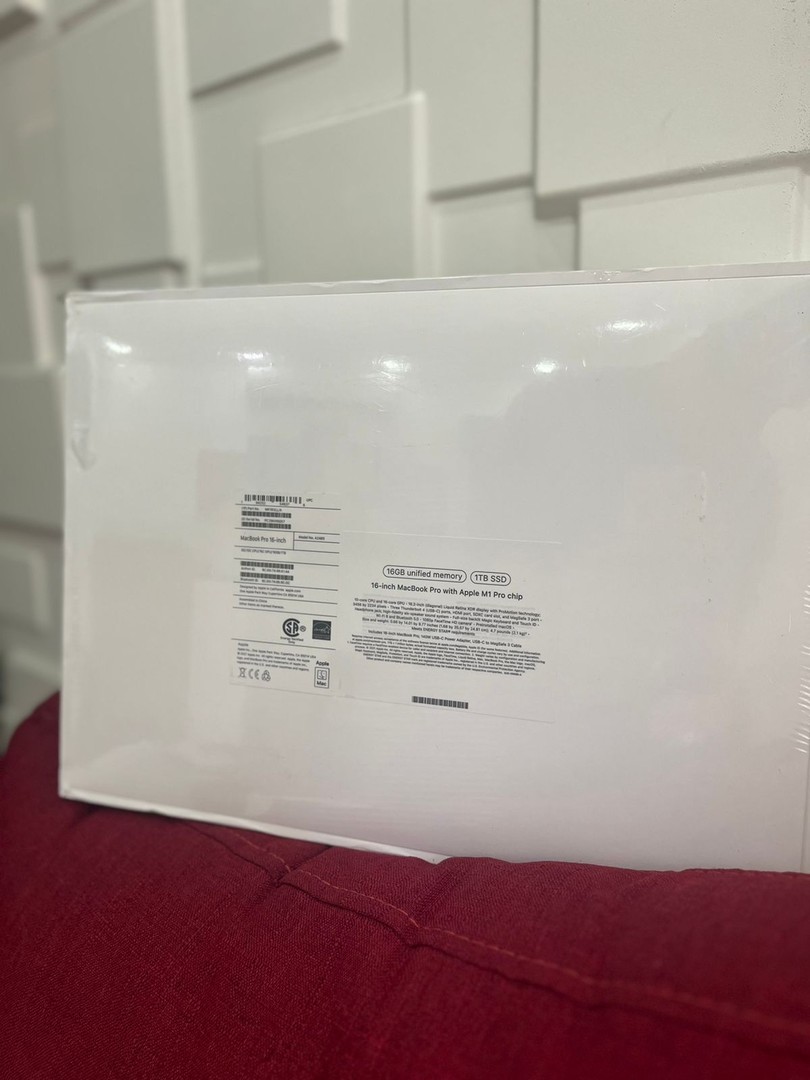 computadoras y laptops - MacBook Pro 2021/1tb SSD-16 RAM /Chip M1  2