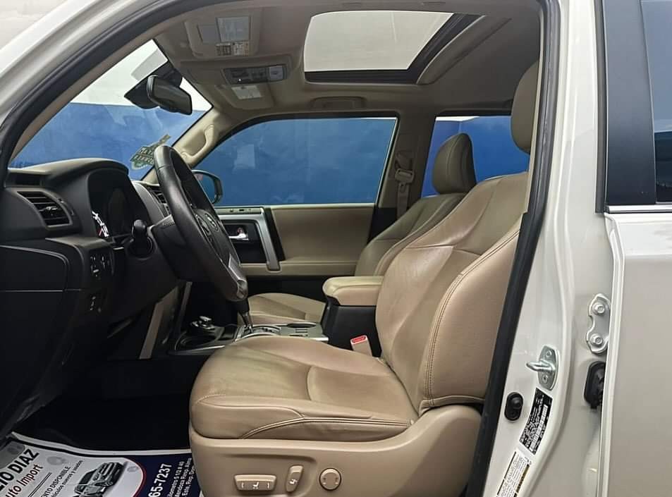 jeepetas y camionetas - 2020 Toyota 4Runner Limited (4x4)Americana tres fila de asientosClean Carfax. 4