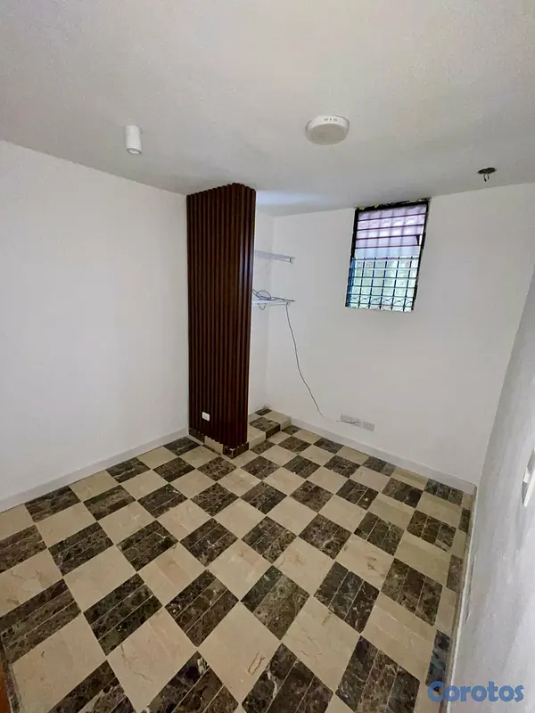 oficinas y locales comerciales - SE ALQUILA LOCAL COMERCIAL – EVARISTO MORALES 7