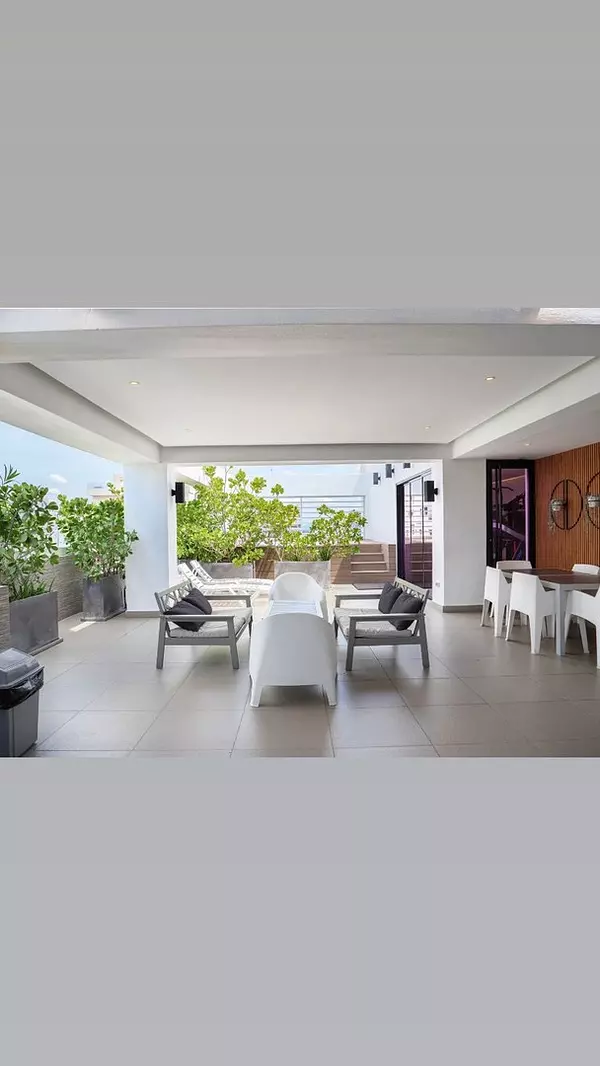apartamentos - ALQUILO APTO EVARISTO MORALES, 3 HAB
usd$2,300 9
