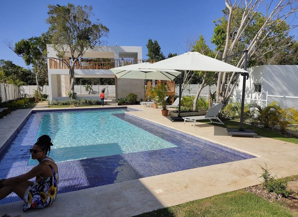 casas vacacionales y villas - Vendo Villa Nueva en Punta Cana