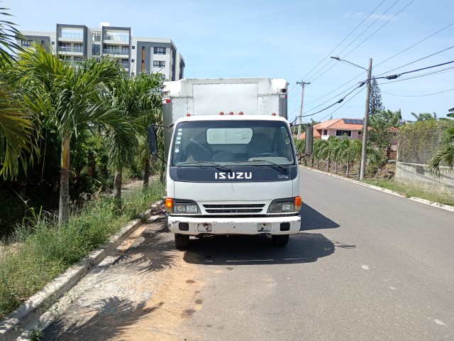 camiones y vehiculos pesados - Camión Isuzu 2003 0