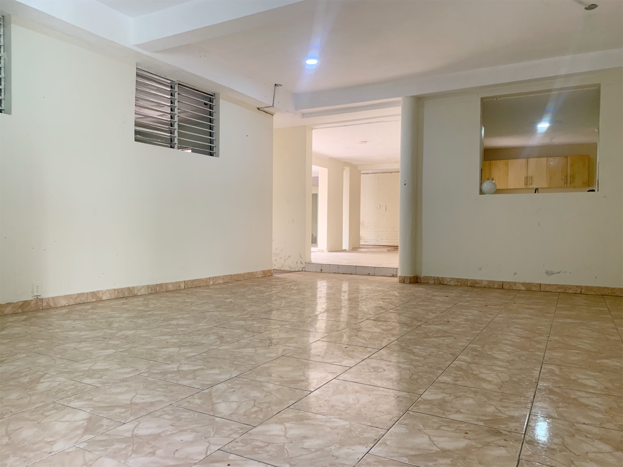 oficinas y locales comerciales - De oportunidad para negocio o vivienda 6