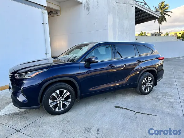 jeepetas y camionetas - Toyota highlander 2021 XLE  5