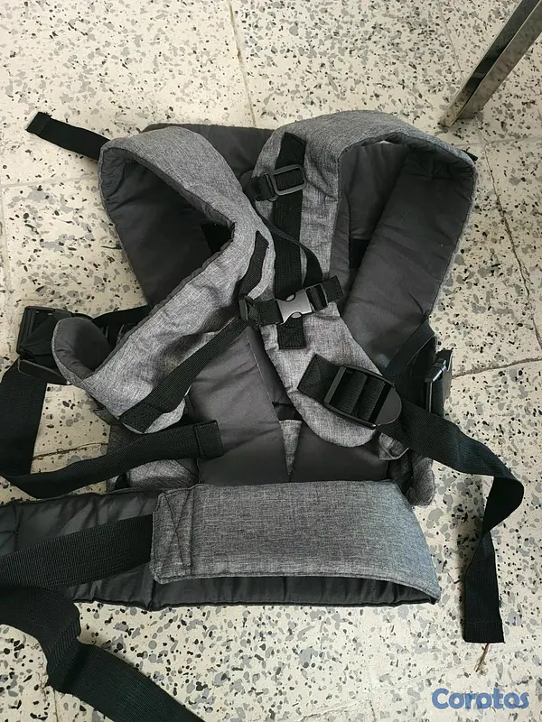 coches y sillas - silla 100
silla para comer 2500
canguro 600
 3