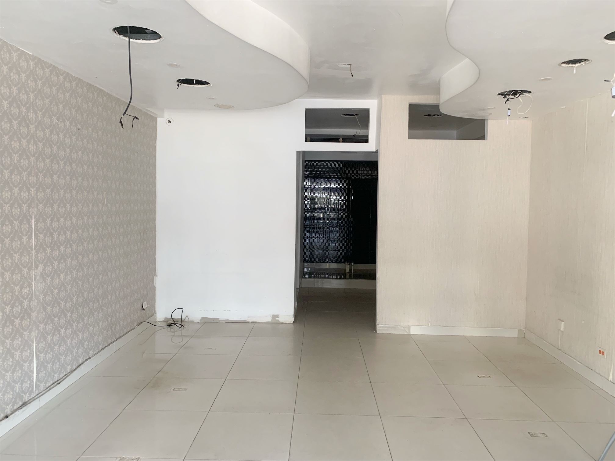 oficinas y locales comerciales - Local de oportunidad sector exclusivo 1