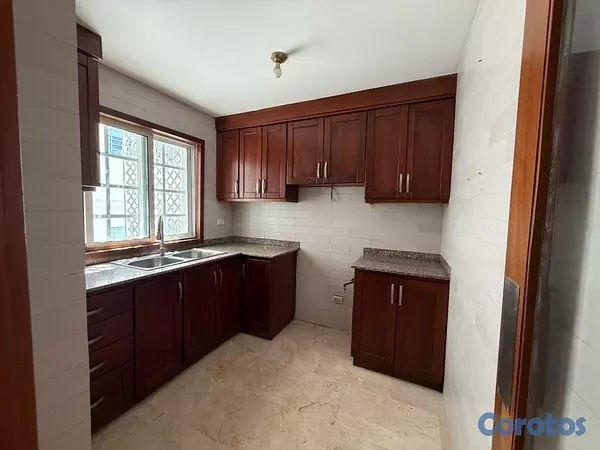 apartamentos - Amplio apartamento en alquiler en Evaristo morales 11
