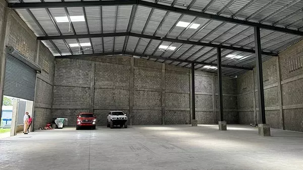 otros inmuebles - Alquilo Nave en  engombe 4